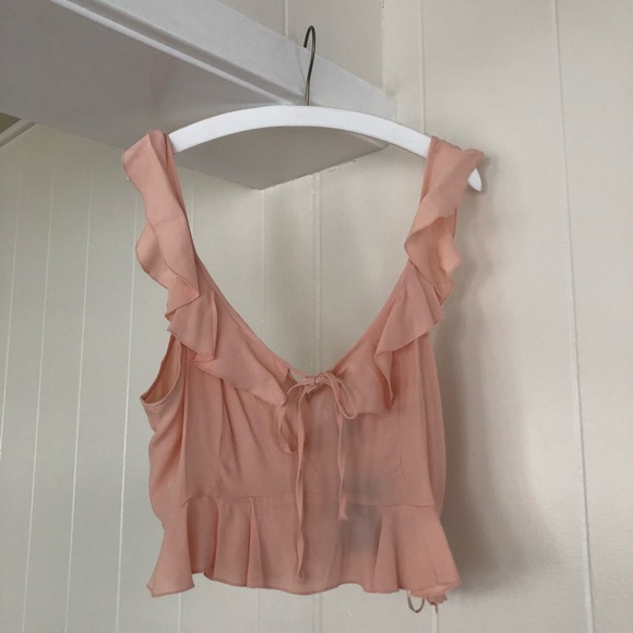 Super cute top ✨ - Picture 3 of 8